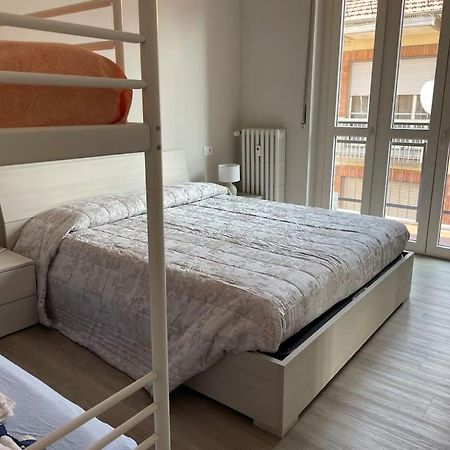 Suite De Rolandis Cin Itoo5Oo5C22Cdbezny آستي المظهر الخارجي الصورة
