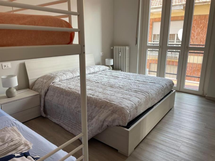 Suite De Rolandis Cin Itoo5Oo5C22Cdbezny آستي المظهر الخارجي الصورة