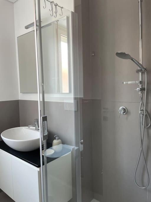 Suite De Rolandis Cin Itoo5Oo5C22Cdbezny آستي المظهر الخارجي الصورة
