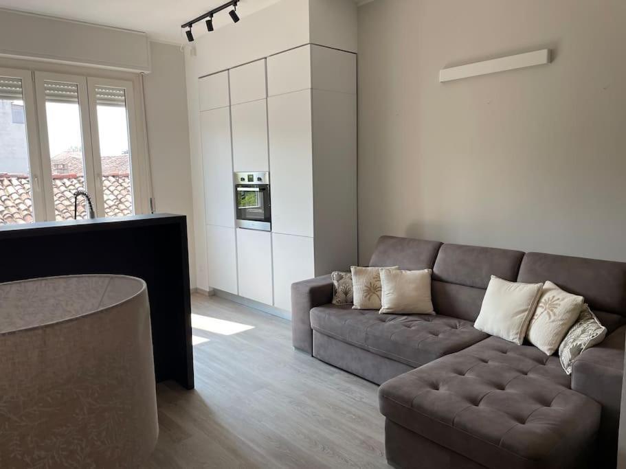 Suite De Rolandis Cin Itoo5Oo5C22Cdbezny آستي المظهر الخارجي الصورة
